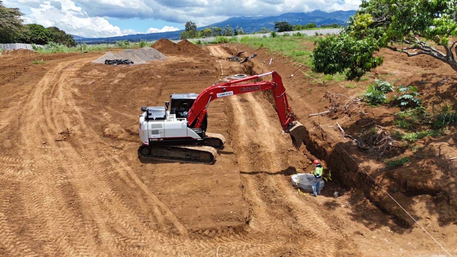 Condominio Miralto en Barva, Heredia, Costa Rica - infraestructura y movimientos de tierra - Obrintec